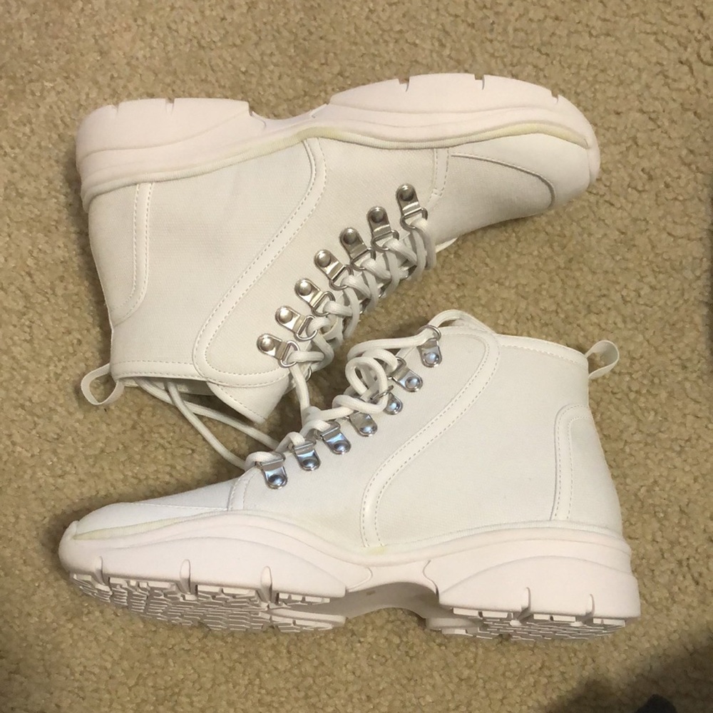 JLO Jennifer Lopez white lace up boots size 8